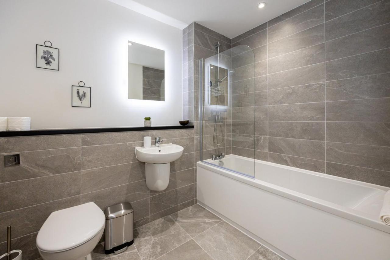 Guestready - A Modern Getaway In Vauxhall リヴァプール エクステリア 写真